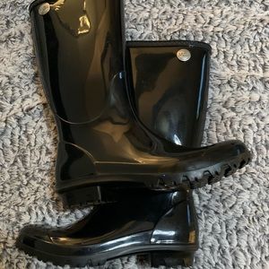 Ugg tall rain boots worn 1x for 15 mins